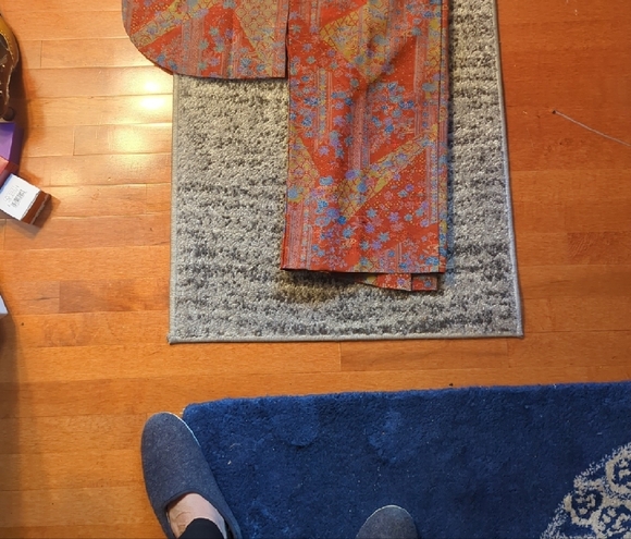 Vintage Kimono with Floral Pattern - Picture 3 of 4
